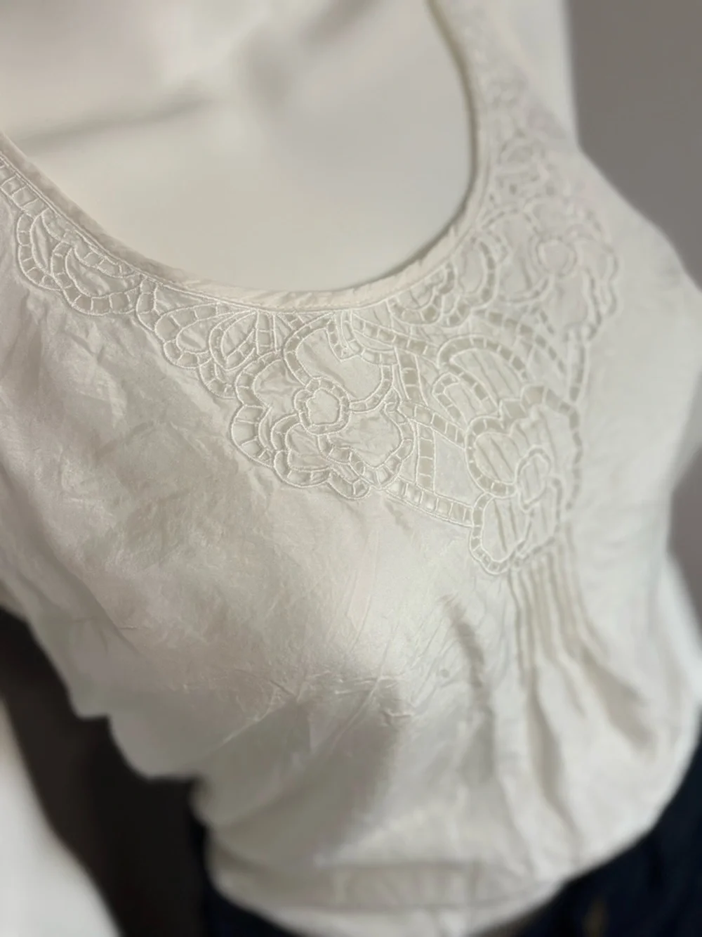 White House Black Market Cream Embroidered Camisole - Picture 2 of 6